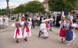 Folklór na náměstí